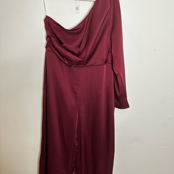 Lulu’s Wine Red Burgundy Satin One-Shoulder Jumpsuit size XL - Picture 14 of 14